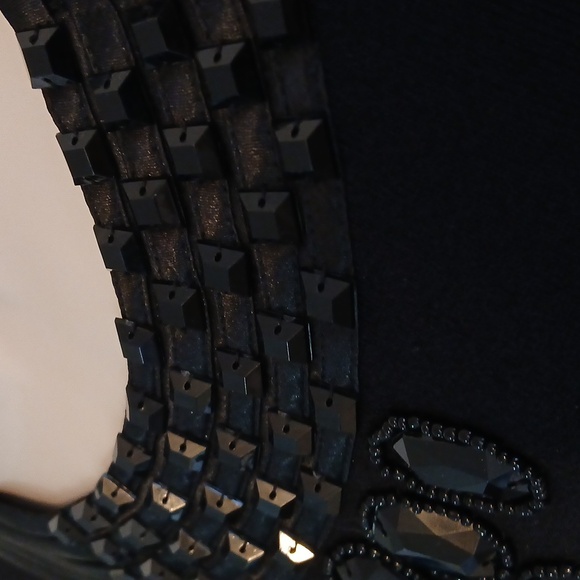 Black Embellished Pull Over Sweater Top Size.Small - Picture 3 of 6